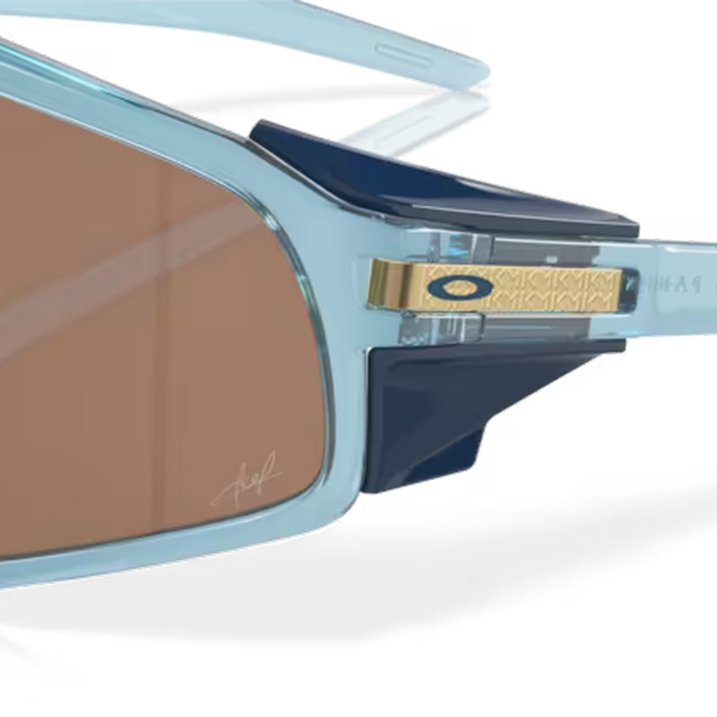 Oakley Latch Panel (Kylian Mbappé Edition)Transparent Stonewash/Prizm Tungsten 0OO9404-940408
